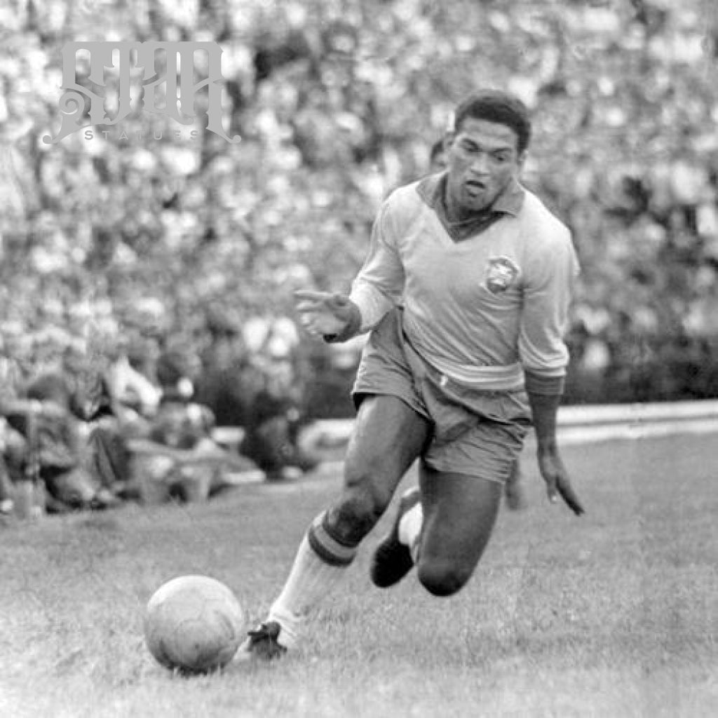 Garrincha Bronze Statue - Star Statues