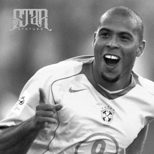 Ronaldo Nazário Bronze Statue - Star Statues